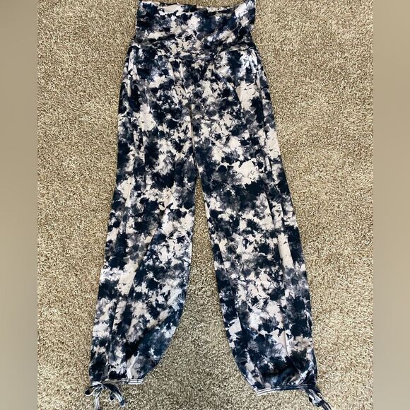 Onzie Gypsy Pants S/M. Black and white acid wash. - Picture 2 of 8